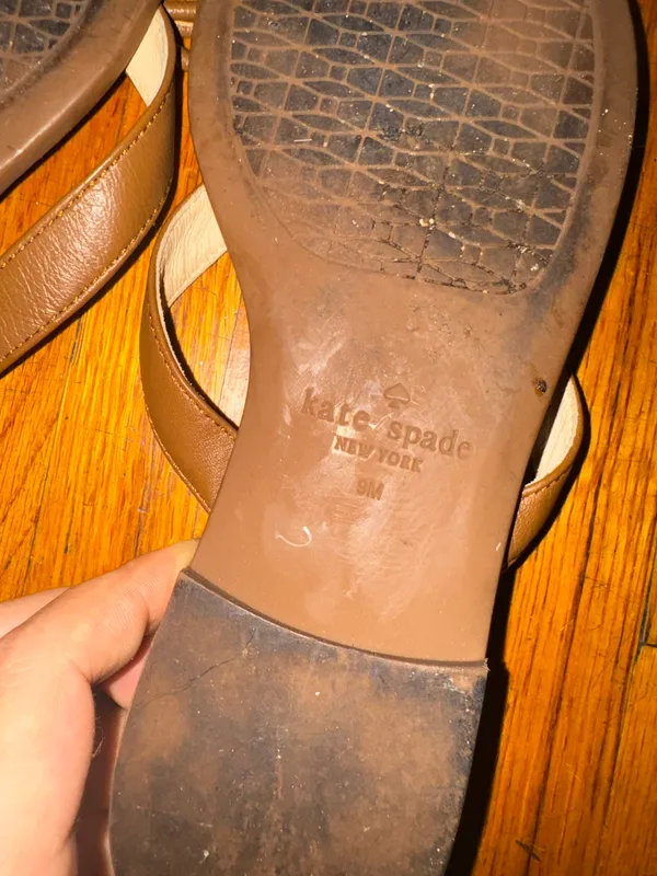 brown leather bow sandal size 9 - Image 5