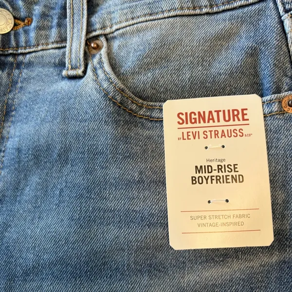 NWT Signature Levi Strauss Heritage Mid Rise Boyfriend Jeans Blue Distress 2 W26 - Image 9