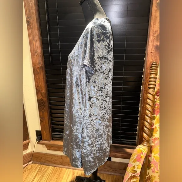 POL Velvet Mini Dress Size S Gray Ice Blue Crushed Velvet Shifter Short Sleeve - Image 5