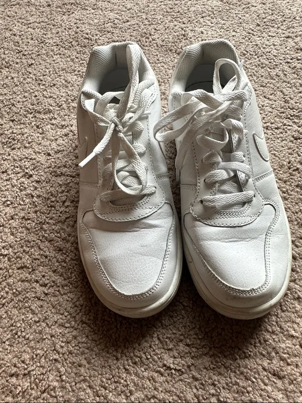 Nike Sneakers White Women’s Size 7.5 - Image 3