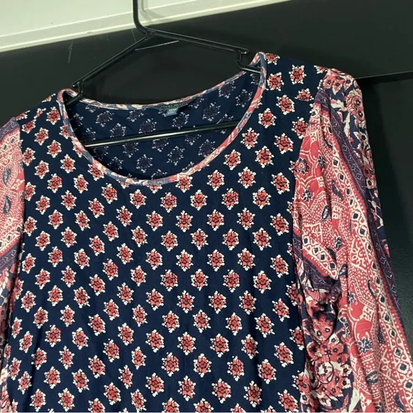 🛟🛟🛟BOGOHO 🛟🛟🛟Lucky Brand Multi-Media Floral Navy and Pink Blouse-Medium - Image 2