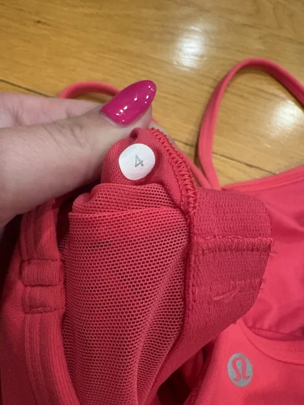 Lululemon Size 4 Strappy Athletic Tank Top with Built-In Bra - Image 3