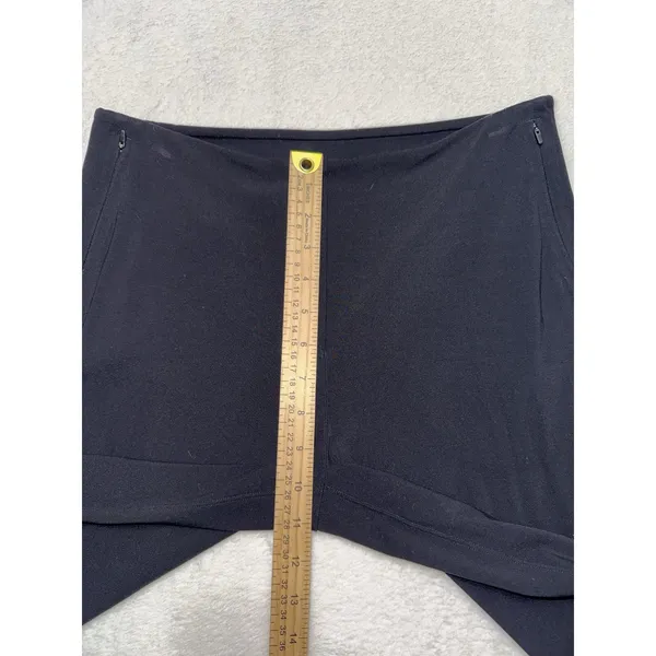 Lululemon Women's On the Move Pant Black Mid Rise Travel Size 8 - Image 8