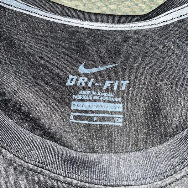 Nike small dri fit T - Image 2