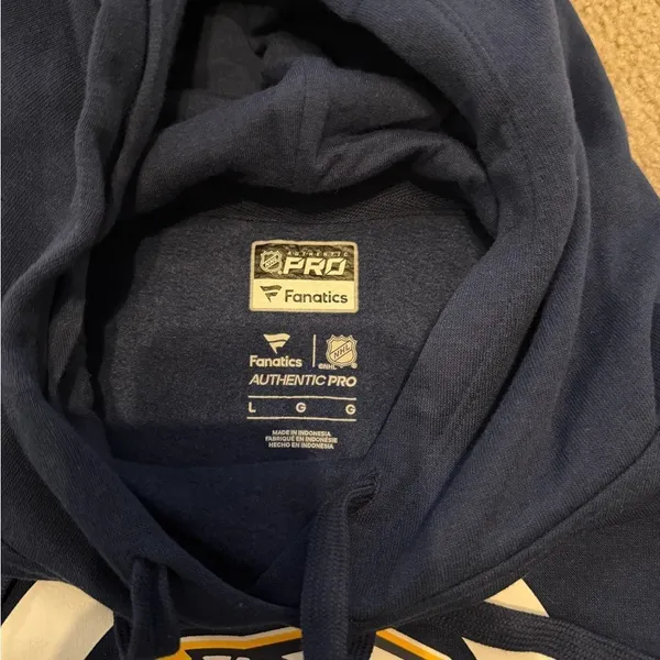 NWT Fanatics Women's Nashville Predators AP Pro Secondary Hoodie - Image 4