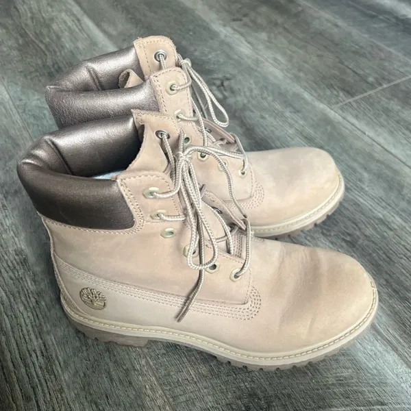 Timberland Classic 6” Premium Satin Taupe Boots Size 7.5 Anti-fatigue Lace Up - Image 2