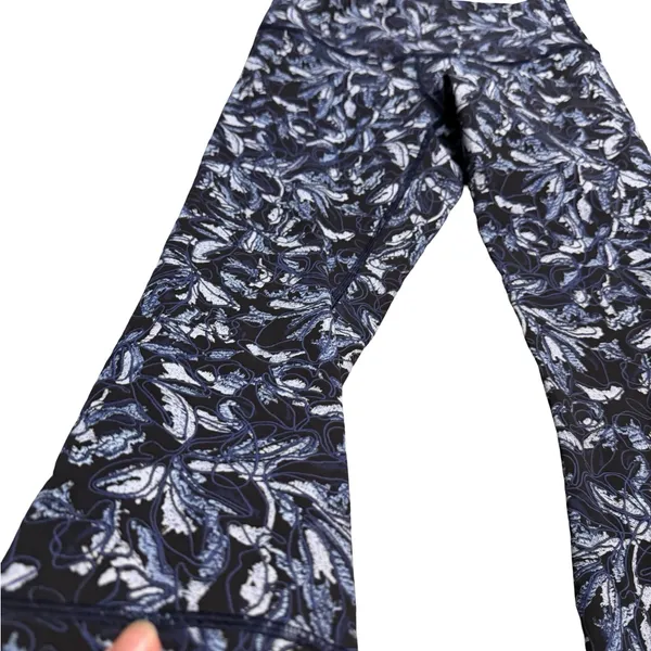 💙✨ Lululemon Wunder Under‎ Crop Leggings 21” Size 8 ✨💙 - Image 2