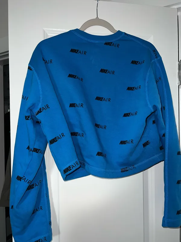 Nike Cropped Long Sleeve - Image 4