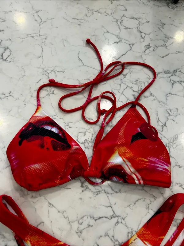 White Fox Swim Red Swirl‎ Pattern String Bikini Swimsuit Size Medium - Image 3