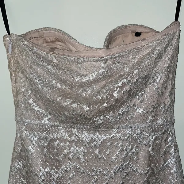Beautiful!!! Bebe M dress top lace mesh and satin feel under dress - Image 4
