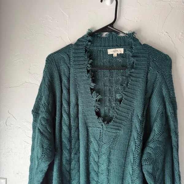 Entro Womens M Green Cable Knit V Neck Distressed Fringe‎ Sweater Boho Western - Image 2