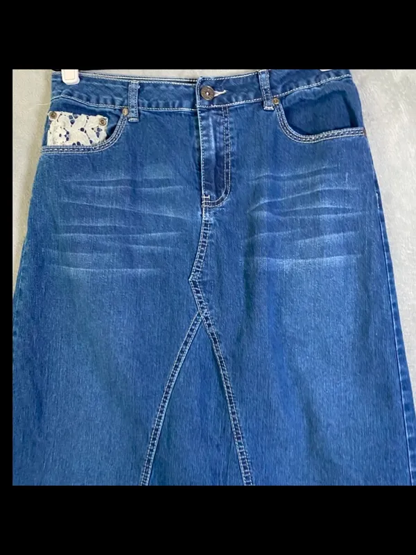 Vintage denim maxi skirt boho festival back slit size 6 Cato cottage lace detail - Image 3
