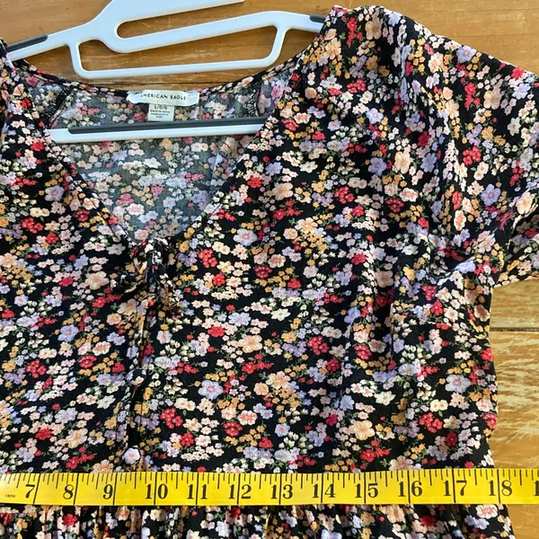 American Eagle Floral V-neck Tiered Long Sleeve Mini Dress Size L - Image 9