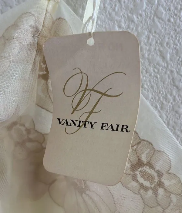 NWT Vintage Vanity Fair Slip Gown Neutral Cream Lightweight Small - Image 5