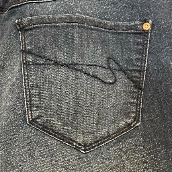 Cato est 1946 Denim Bermuda Shorts Blue Size 16 - Image 5
