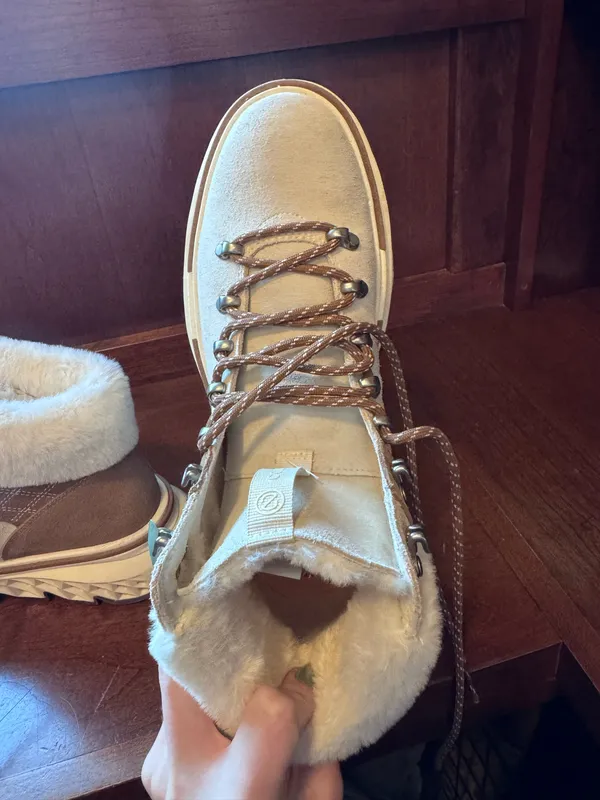 Winter never worn Cole Haan Boots - Image 6