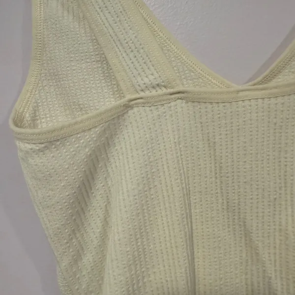 White ribbed old‎ navy stretch tank top - Image 4