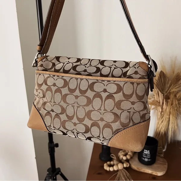 Y2k Restored Coach Hampton Signiature Tan Shoulder Bag - Image 5