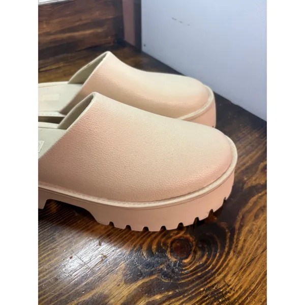 Tan Platform‎ Clogs Size 10 - Image 3