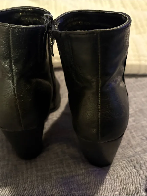 Women’s Black Pointed Toe Ankle Boots - Sleek Leather Look - Image 2