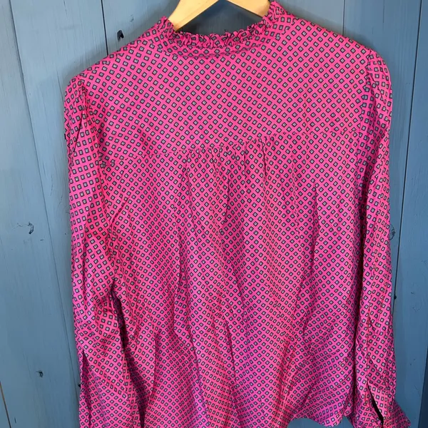 Vineyard Vines Pink and Blue Diamond Blouse | Women’s Size XL - Image 3