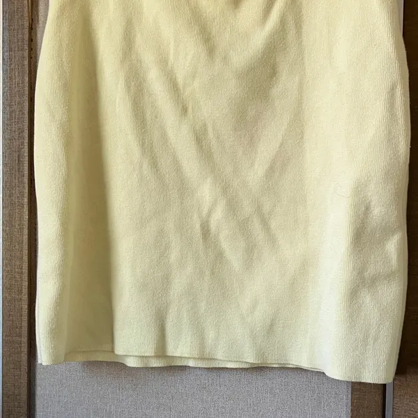 FINAL MARKDOWN Elegant knit Sleeveless Top Size undefined - Image 3