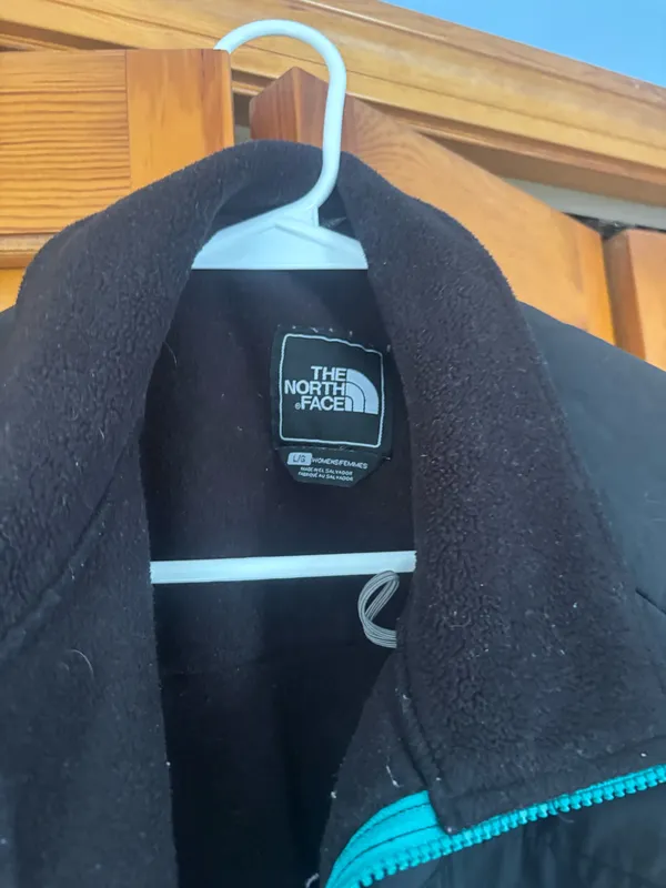 North Face The Women’s Fleece Jacket Full-Zip Black - Image 2