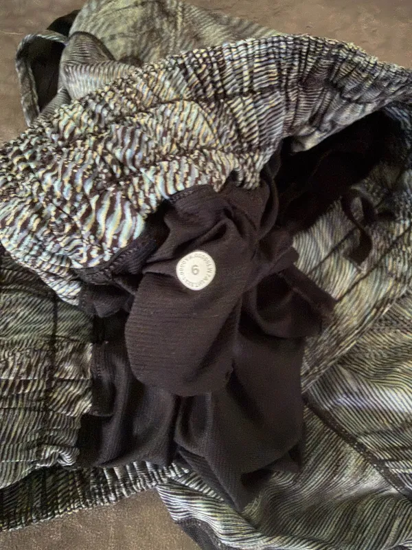 Lululemon Hotty Hot Shorts 4" - Image 4