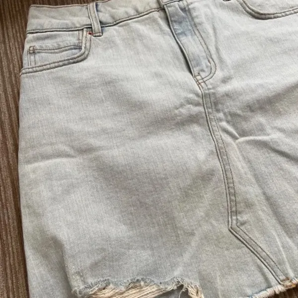 WILD FABLE Light Wash Denim Mini Skirt Size 12 - Image 7