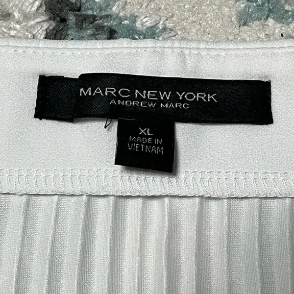 NWOT XL Marc New York Andrew Marc Women’s White Stretch Ribbed Pencil Skirt - Image 4