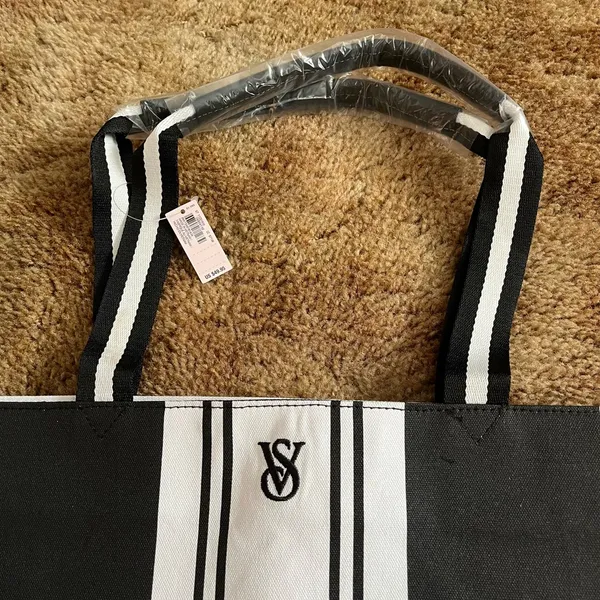 NWT Victoria’s Secret Tote Bag - Image 4