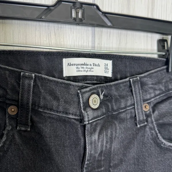 NWT Abercrombie & Fitch Ultra High Rise 90s Straight Jean Black Destroy 24 / 00R - Image 9