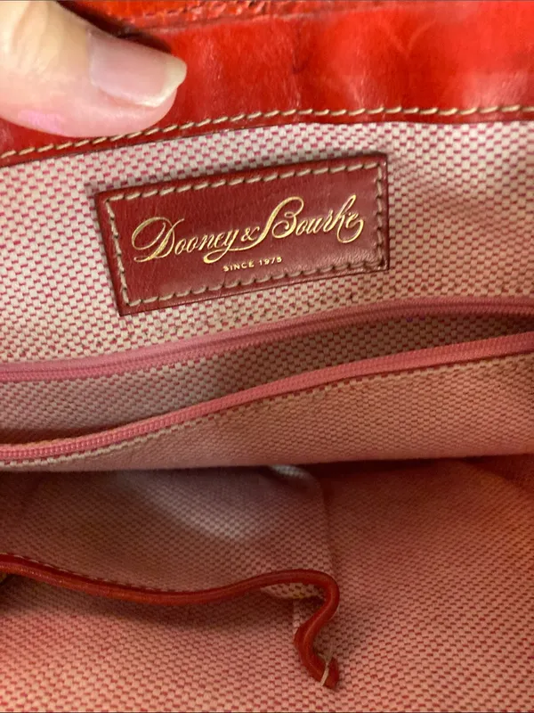 VNTG Dooney & Bourke giraffe Print Tote Bag with Red Leather Trim - Image 14