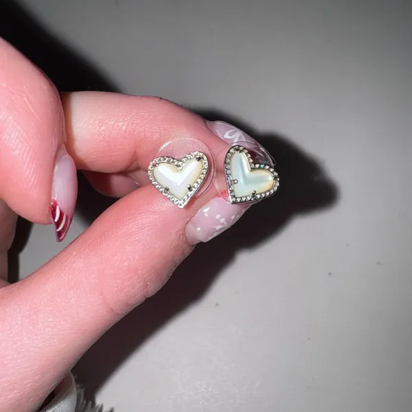 Kendra Scott Heart Stud Earrings - Image 2