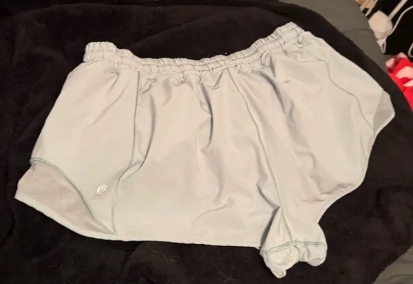 Hotty Hot Lululemon Shorts 2.5" Low-Rise - Image 5