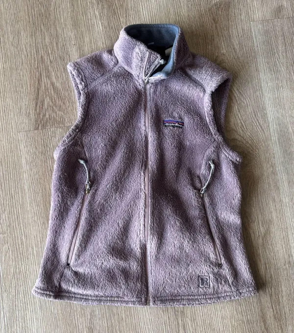 Vintage Women's Patagonia Vest Fleece - Image 2