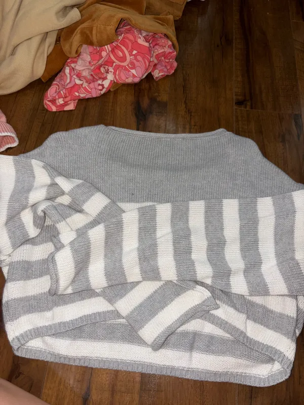 Garage Sweater Cropped - Image 4
