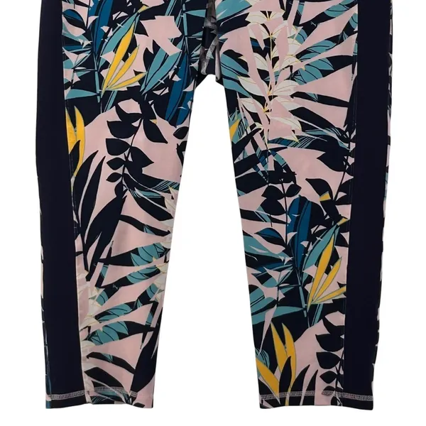 Old Navy Legging‎ Size XL Capri Floral Workout Performance Gym Yoga Performance - Image 5