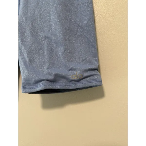 Alo Yoga Blue Shimmer Biker Shorts Size XS - Image 3
