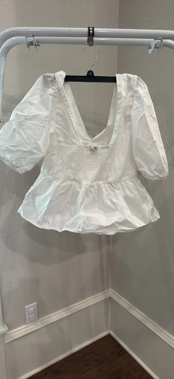 Gap White Top - Image 2
