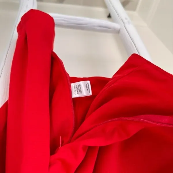Sugarlips Such a Betty One Shoulder Red Top SZ M - Image 8