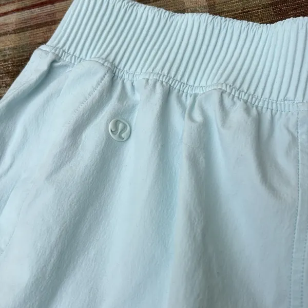 Lululemon light blue new no tag shorts small - Image 2