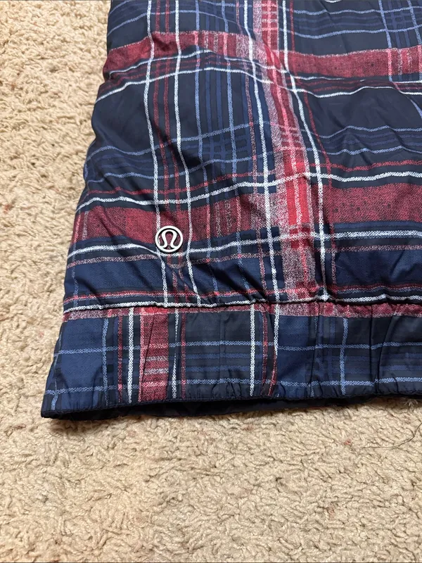 Lululemon reversible fluffy vest. Size 6 - Image 8