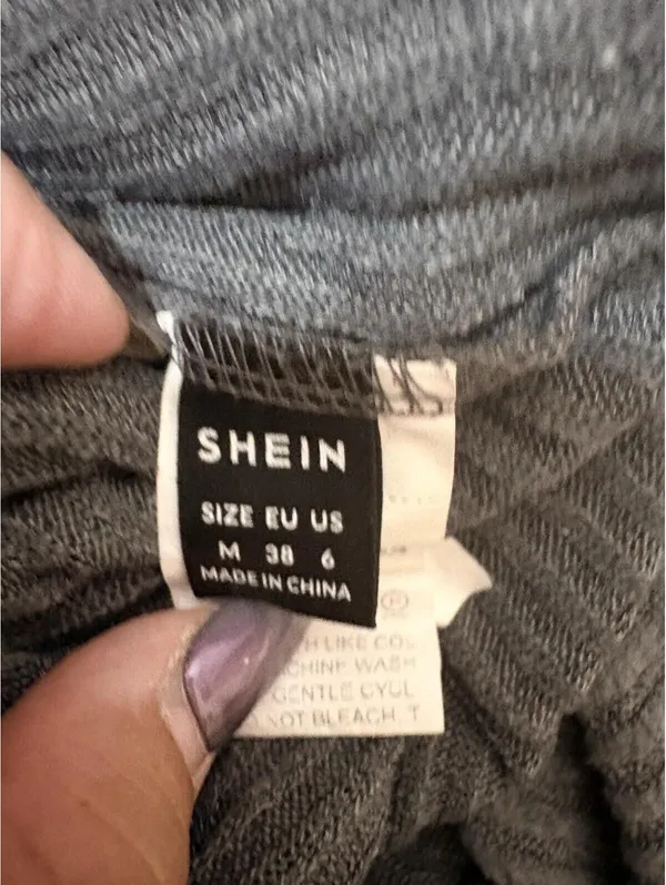 SHEIN Women’s M Gray Ribbed Off Shoulder Asymmetrical Knit Sweater - Image 9