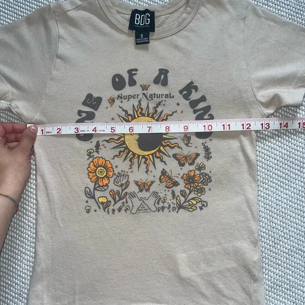 Urban Outfitters Bdg Tan Floral Graphic “One Of A Kind” Crop Baby Tee Sz Sm - Image 3