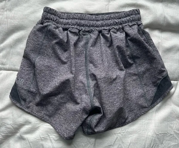 Lululemon hotty hot Shorts 4" inseam Gray Heather Size 2 - Image 2