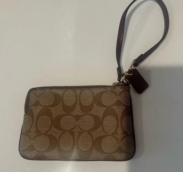 COACH Corner Zip Wristlet in Signature Khaki PVC and Sherry Leather RARE Color - Image 6