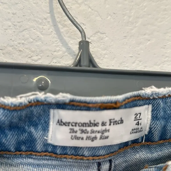 Abercrombie & Fitch The 90's Straight Ultra High Rise Jeans - 27/4‎ Short - Image 4