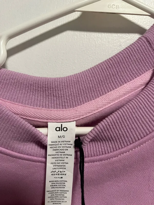 Alo Cropped Accolade Crewneck Candy Heart Pink Medium - Image 5
