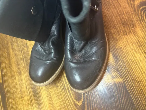 Clark’s‎ Black Boots Size 7.5 - Image 3